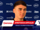 Portrait of a young man in front of a blue sponsor backdrop with logos, overlaid by a red banner reading 'Amistosos Difíciles' and text 'Rivales: Colombia e Inglaterra'