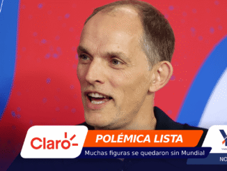 Close-up of a man speaking on a colorful banner background featuring logos and the headline 'POLÉMICA LISTA' with the subheading 'Muchas figuras se quedaron sin Mundial'.