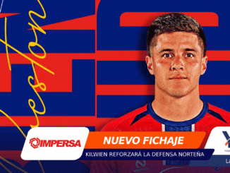 Portrait of a soccer player in a red jersey against a bold blue and orange abstract background with the text 'NUEVO FICHAJE' nearby.