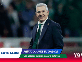 Smiling man in a dark suit and green tie on a sports field, with colorful graphic overlay showing 'MÉXICO ANTE ECUADOR' in the foreground.