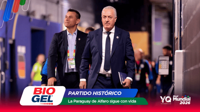 Two men in suits walking through a convention hall, with political banners and sponsor logos in the foreground (BIOGEL, Partido Histórico).